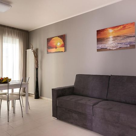 Residenza Riva Azzurra Aparthotel Rimini Ngoại thất bức ảnh
