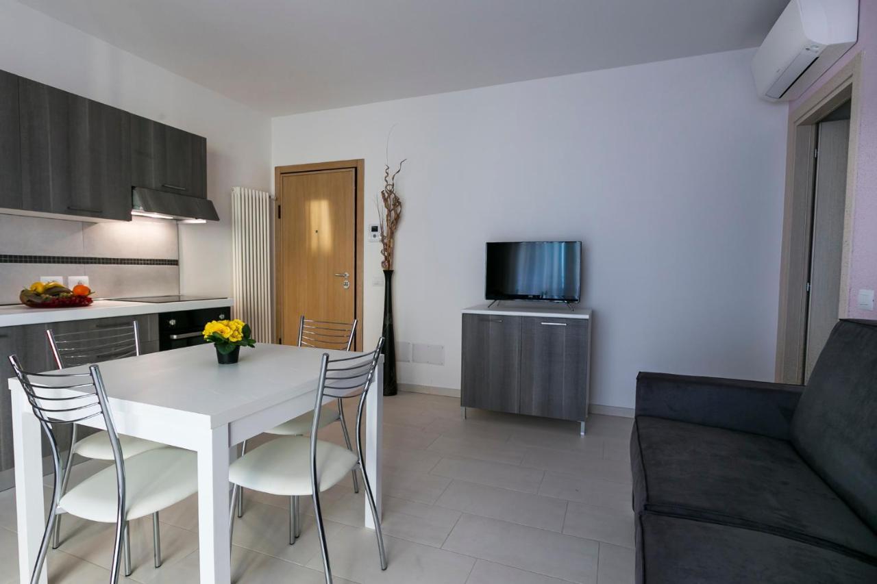 Residenza Riva Azzurra Aparthotel Rimini Ngoại thất bức ảnh