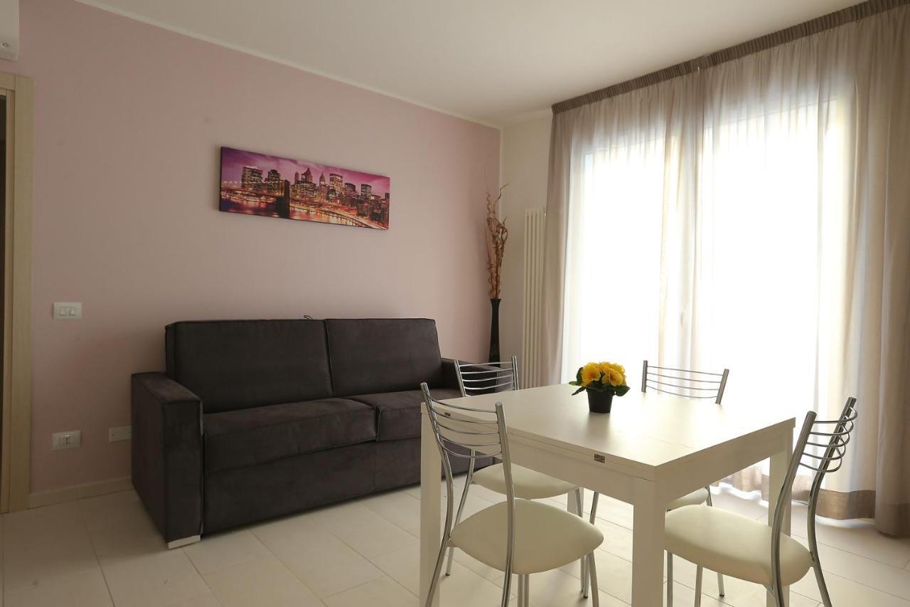 Residenza Riva Azzurra Aparthotel Rimini Phòng bức ảnh